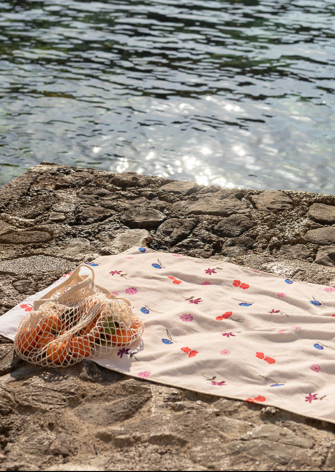 Das Getaway Set - Badeanzug, Handtuch & Beutel